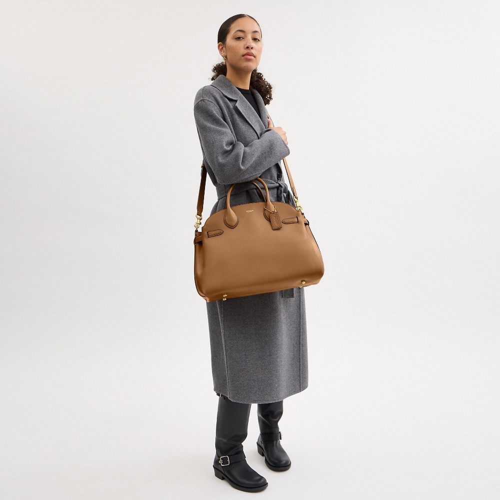 Coach Soft Empire Carryall Bag 40
Price is FIRM - Picture 2 of 11